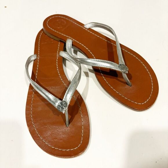 Tory Burch Terra Leather Flip Flop Silver Size 7.5 Vacation Travel - Picture 3 of 7